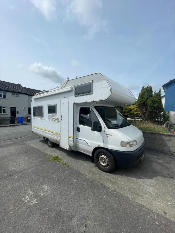 The Cosy Camper At Rockfield Park Hotell Galway Exteriör bild